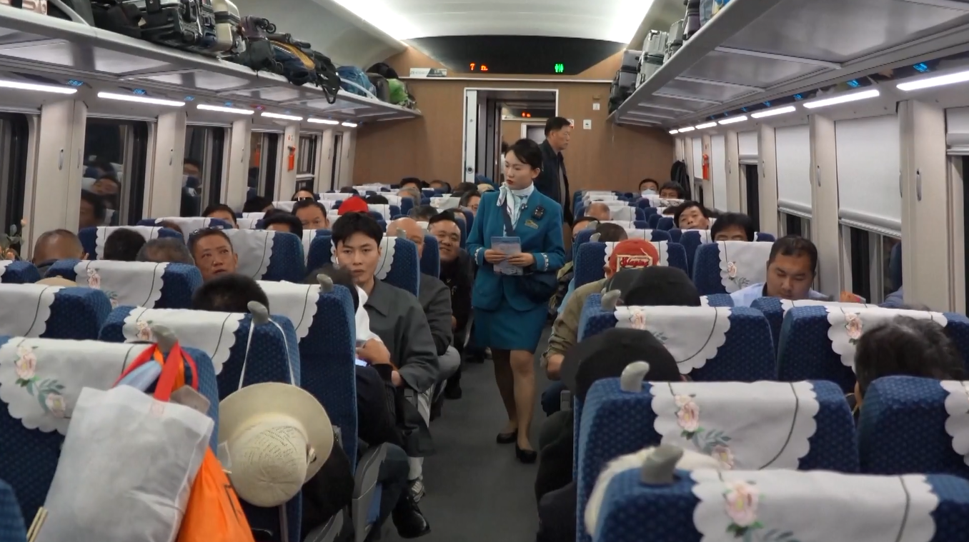 Kereta Api Tiongkok-Laos Laporkan Lonjakan Lalu Lintas Penumpang Lintas Batas selama Liburan Festival Musim Semi 2026