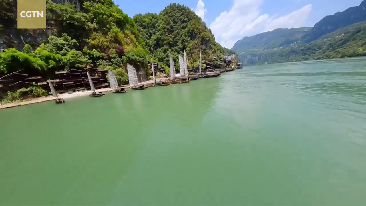 Perpaduan Kesenian Timur dan Barat serta dialog peradaban antara satu sama lain