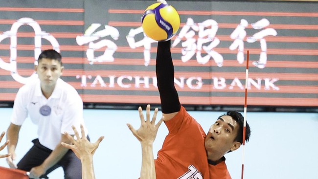 Rivan Nurmulki kembali buka suara usai dicoret Timnas Voli Indonesia dari skuad Asian Games 2023 di Hangzhou