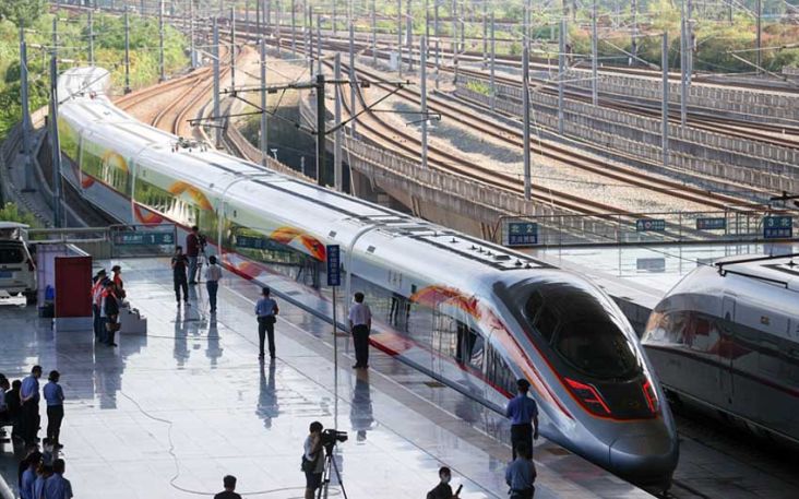 Berbeda dari kereta biasa