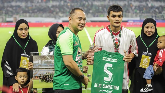 Persebaya Surabaya buka-bukaan tentang meniadakan penggunaan nomor punggung 5 sebagai bentuk penghormatan kepada mendiang Bejo Sugiantoro
