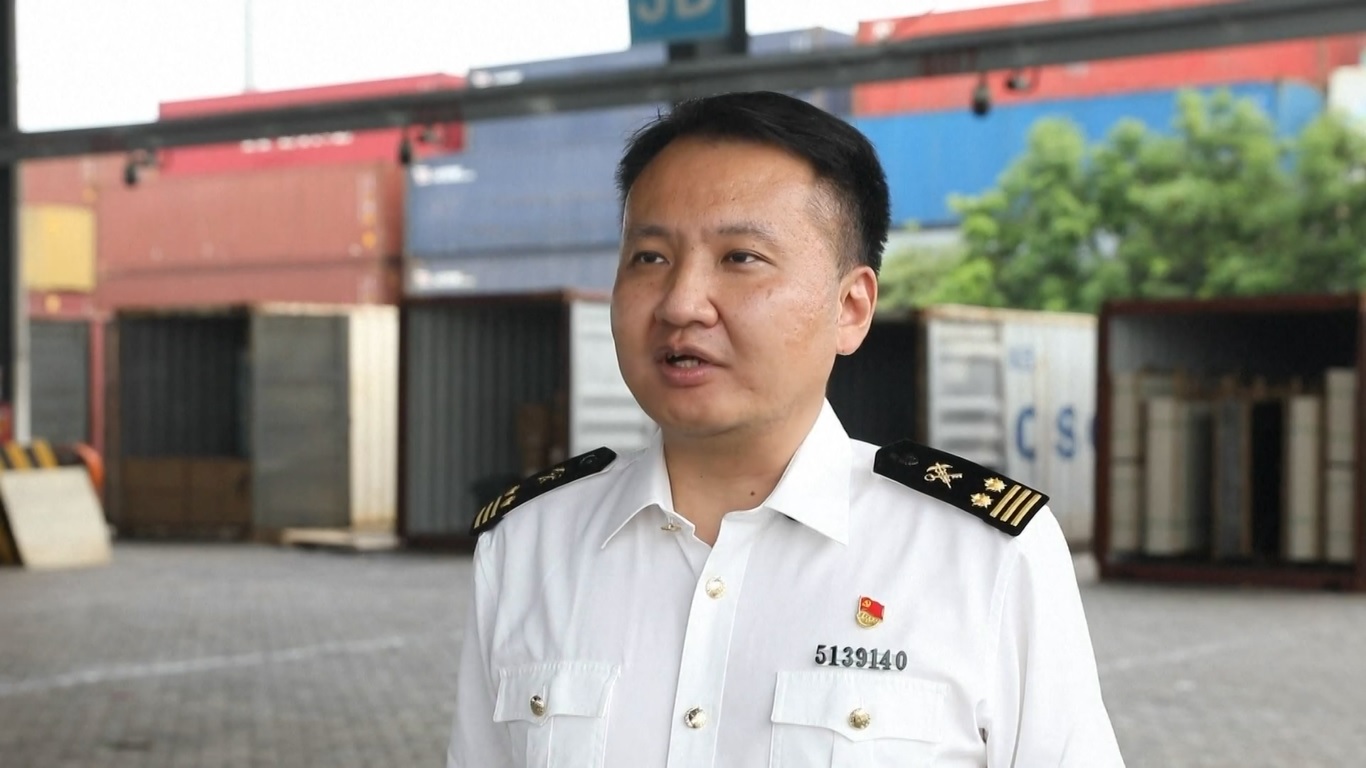 Pengiriman pertama yang terdiri dari 43 produk berbeda sebagian besar merupakan peralatan rumah tangga dari Mesir