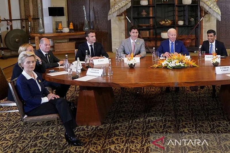 Negara anggota G7 melakukan pertemuan darurat di sela-sela KTT G20 di Bali