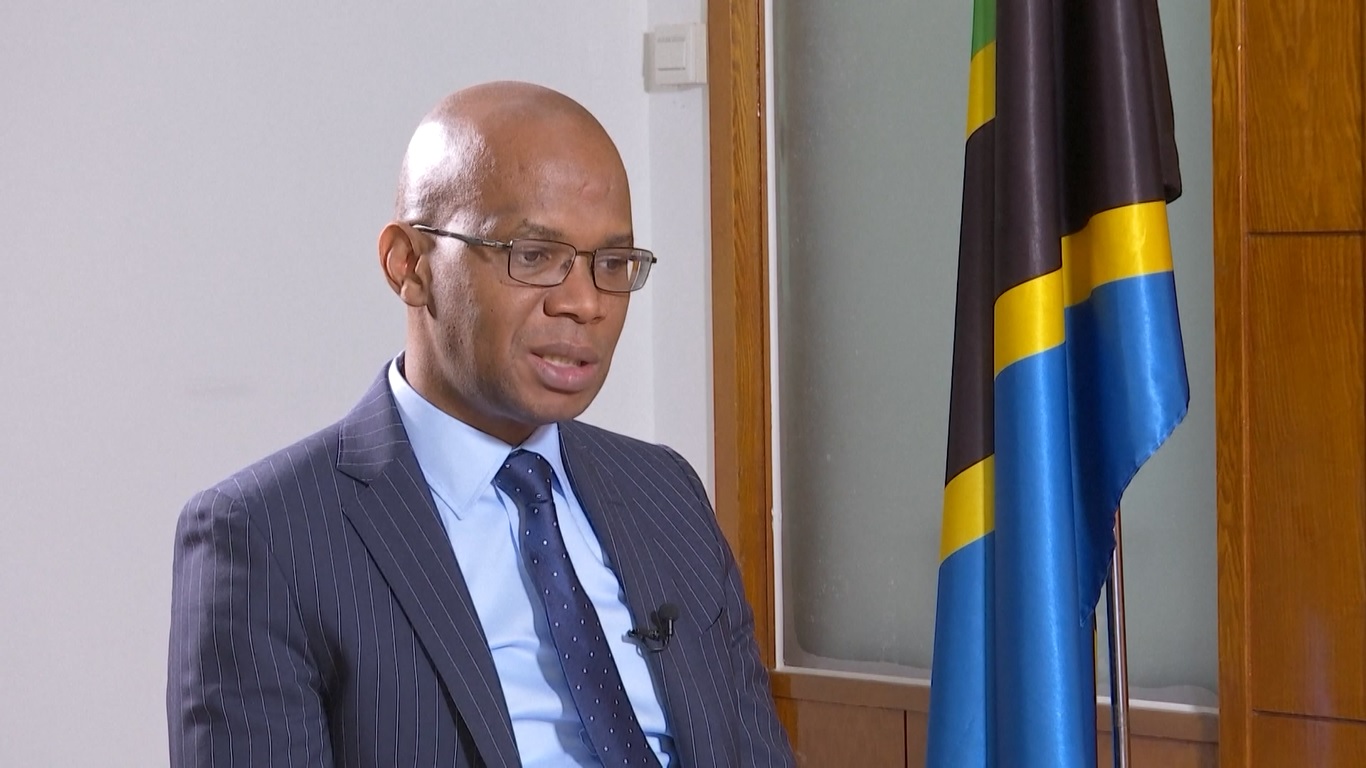 Ia memuji kekuatan hubungan bilateral selama 60 tahun terakhir dan mengungkapkan harapan yang tinggi untuk forum kerja sama Tiongkok-Afrika yang akan datang