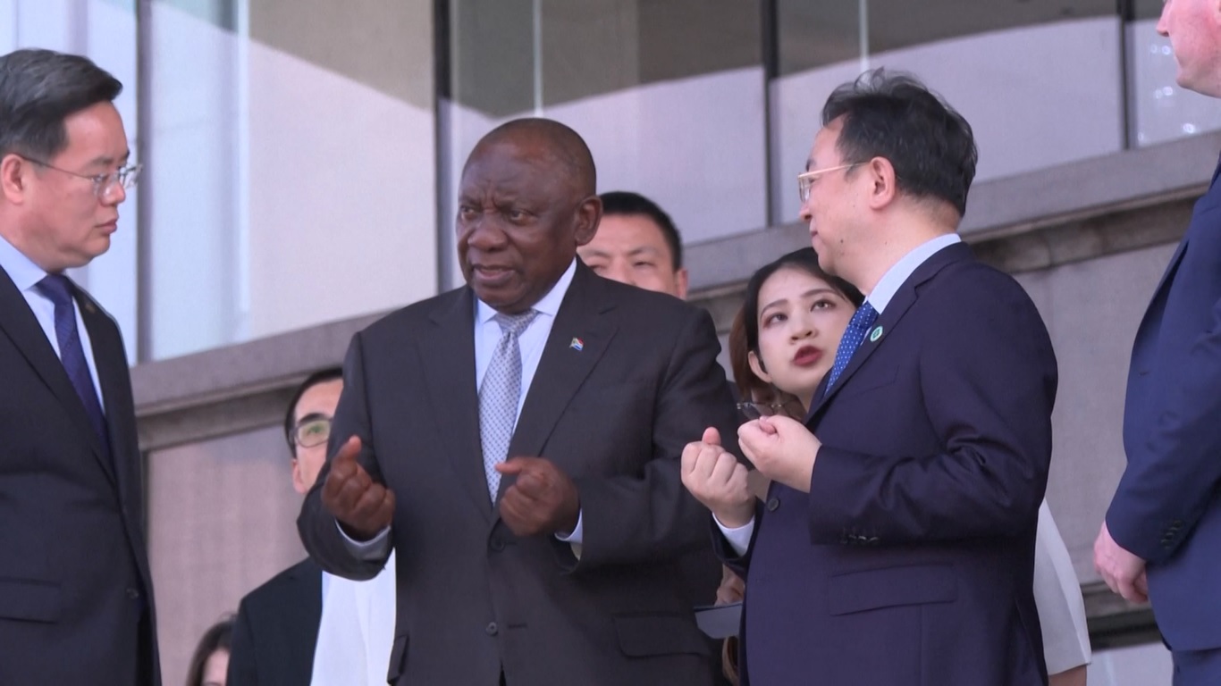 Presiden Ramaphosa memimpin para menteri ekonominya untuk bertemu dengan para pemimpin industri dari kota tersebut