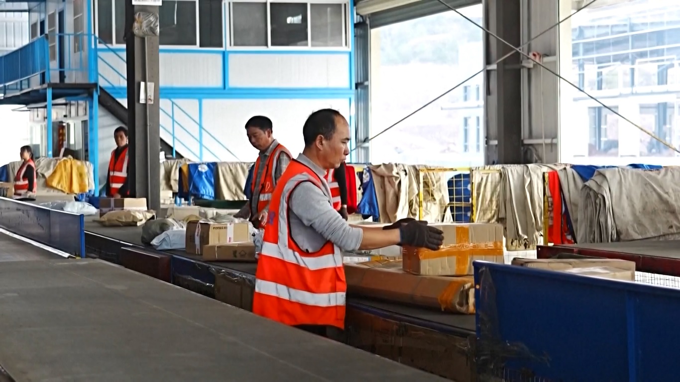 Indeks volume bisnis total dari transportasi kereta api