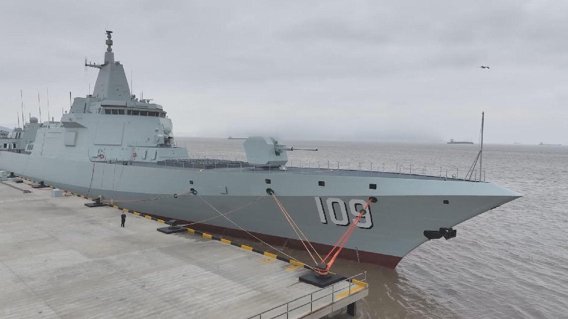 Kapal Perusak Tipe 055 Dongguan Tiongkok Memiliki Daya Tempur Kuat