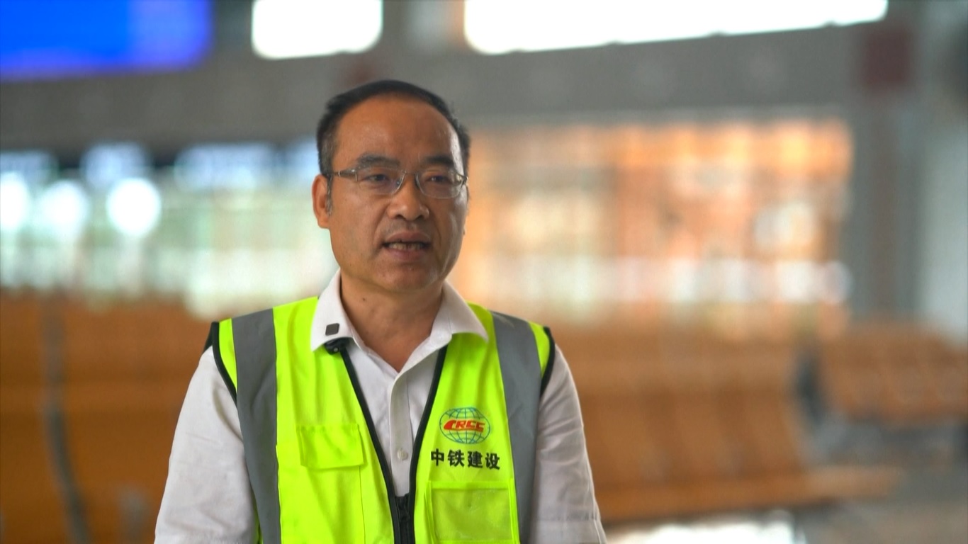 Jalur ini membentang ke ibu kota provinsi
