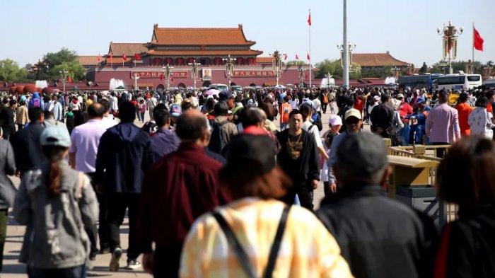 Sensus ekonomi akan fokus survei input-output dengan objek pencacahan meliputi semua badan hukum unit kegiatan industri  dan rumah tangga yang bergerak dalam kegiatan industri sekunder dan tersier