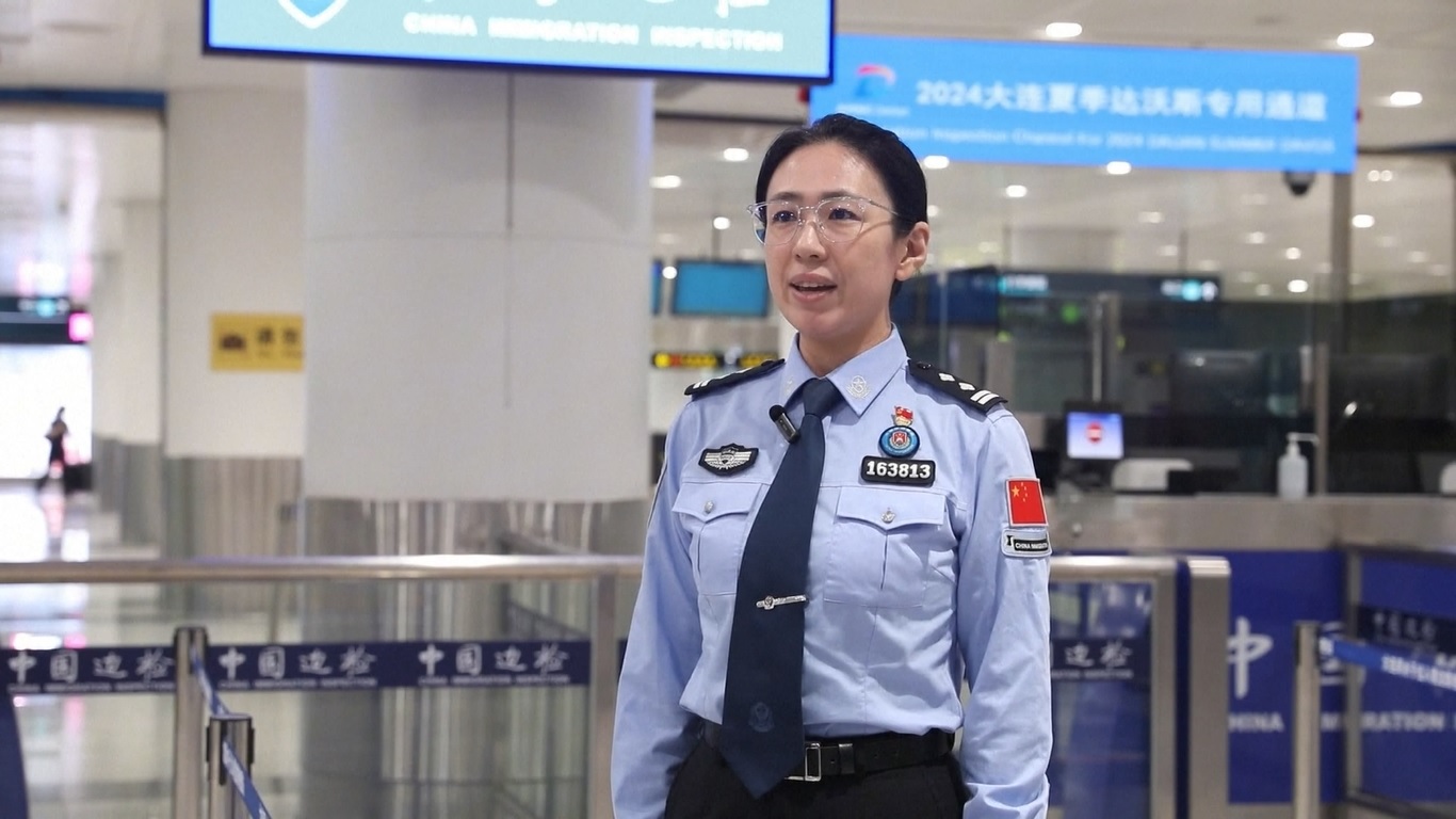 Para peserta dari berbagai negara yang akan menghadiri pertemuan tersebut telah berdatangan ke Dalian