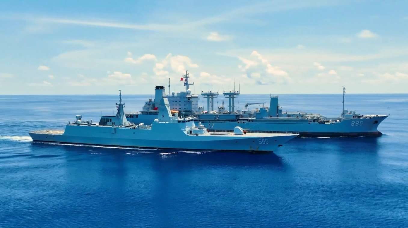 Angkatan Laut dan Angkatan Udara Tiongkok Berpatroli di Huangyan Dao