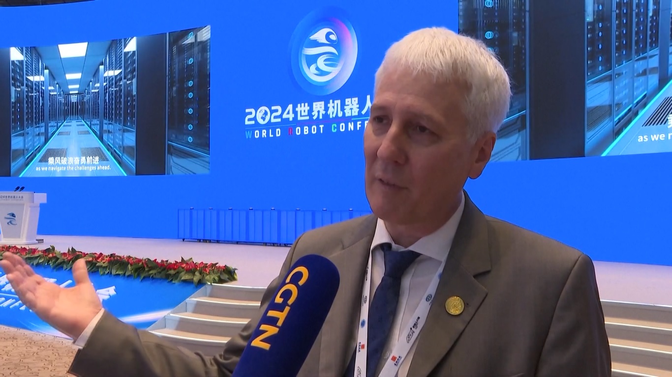 Dengan lebih dari 400 profesional dari dalam dan luar negeri yang bergabung