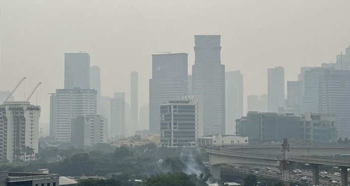 Pemerintah Provinsi (Pemprov) DKI Jakarta tengah menyusun kebijakan terkait pengendalian pencemaran udara di wilayah Jakarta Kebijakan yang akan dikeluarkan dalam bentuk Peraturan Gubernur (Pergub) ini dibuat menyusul kondisi polusi di Jakarta yang semakin parah