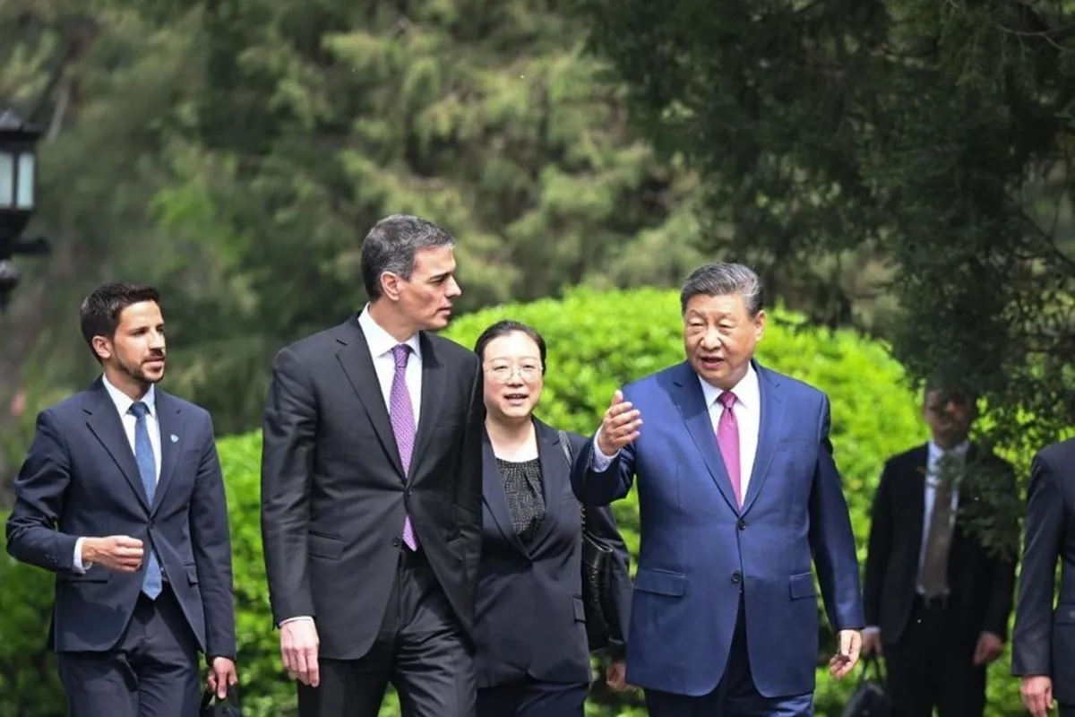 Presiden Xi menekankan agar Tiongkok  dan UE harus saling memandang sebagai mitra dan merangkul kerja sama terbuka