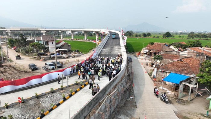 Direktur Utama PT KCIC Dwiyana Slamet Riyadi mengatakan Aksesibilitas menjadi salah satu komponen penting dalam memberikan kenyamanan dan kemudahan bagi calon penumpang