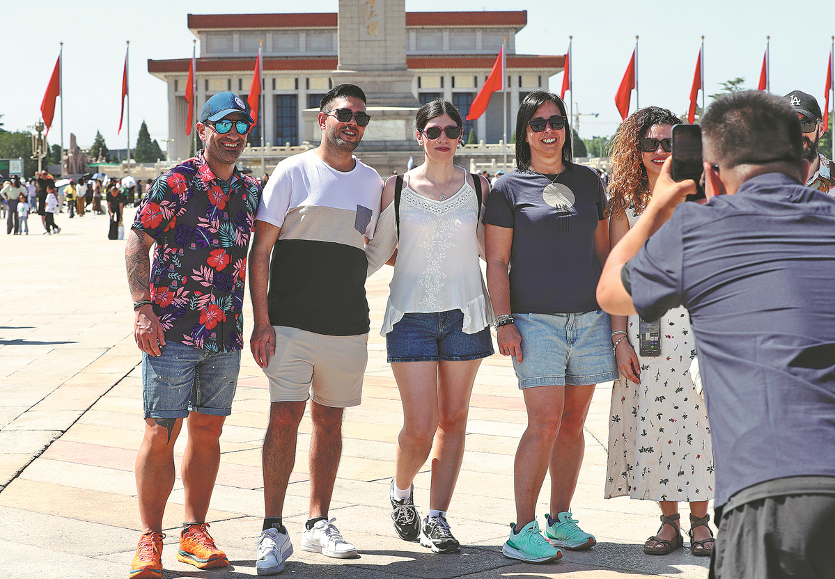 Pemerintah akan mendukung operator akomodasi yang sebagian besar adalah hotel dan operator B&amp;B untuk melakukan pelatihan guna meningkatkan kemampuan layanan mereka