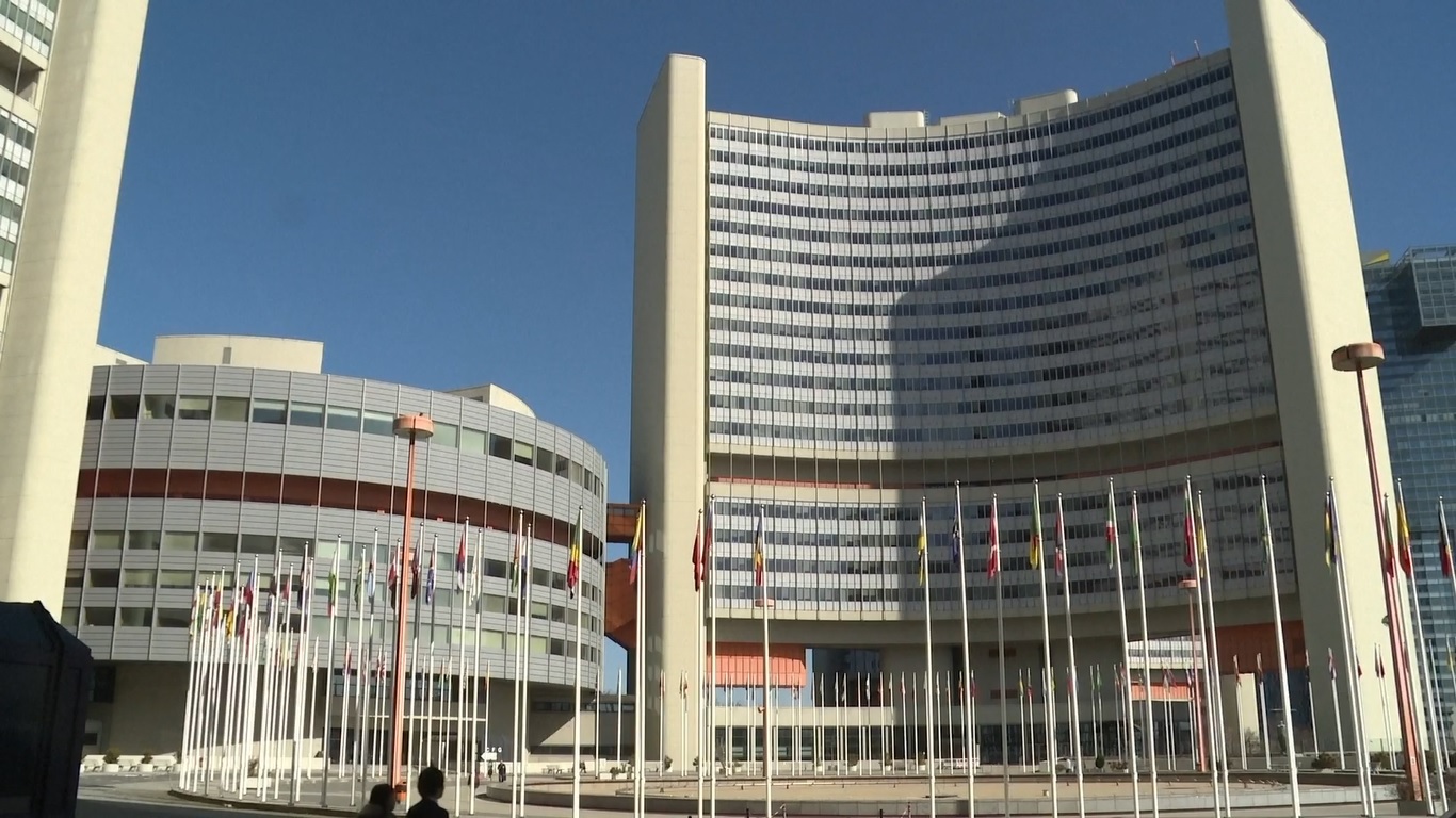 Ia menyampaikan pernyataan itu setelah Dewan Gubernur 35 negara di badan tersebut mengesahkan sebuah resolusi pada hari itu untuk menekan Iran terkait isu nuklirnya di Wina