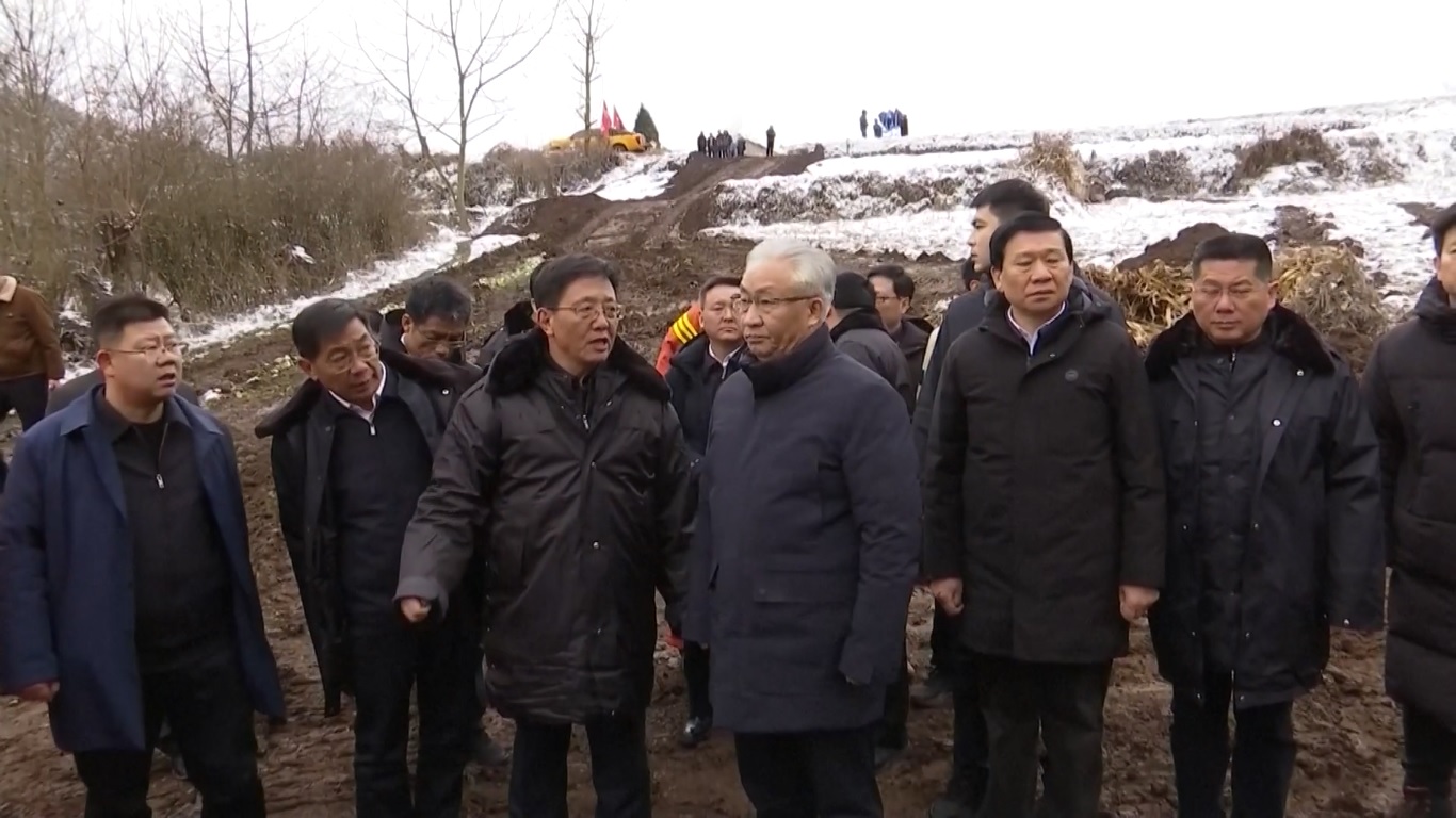 Tanah longsor menghantam Desa Liangshui di kota Zhaotong