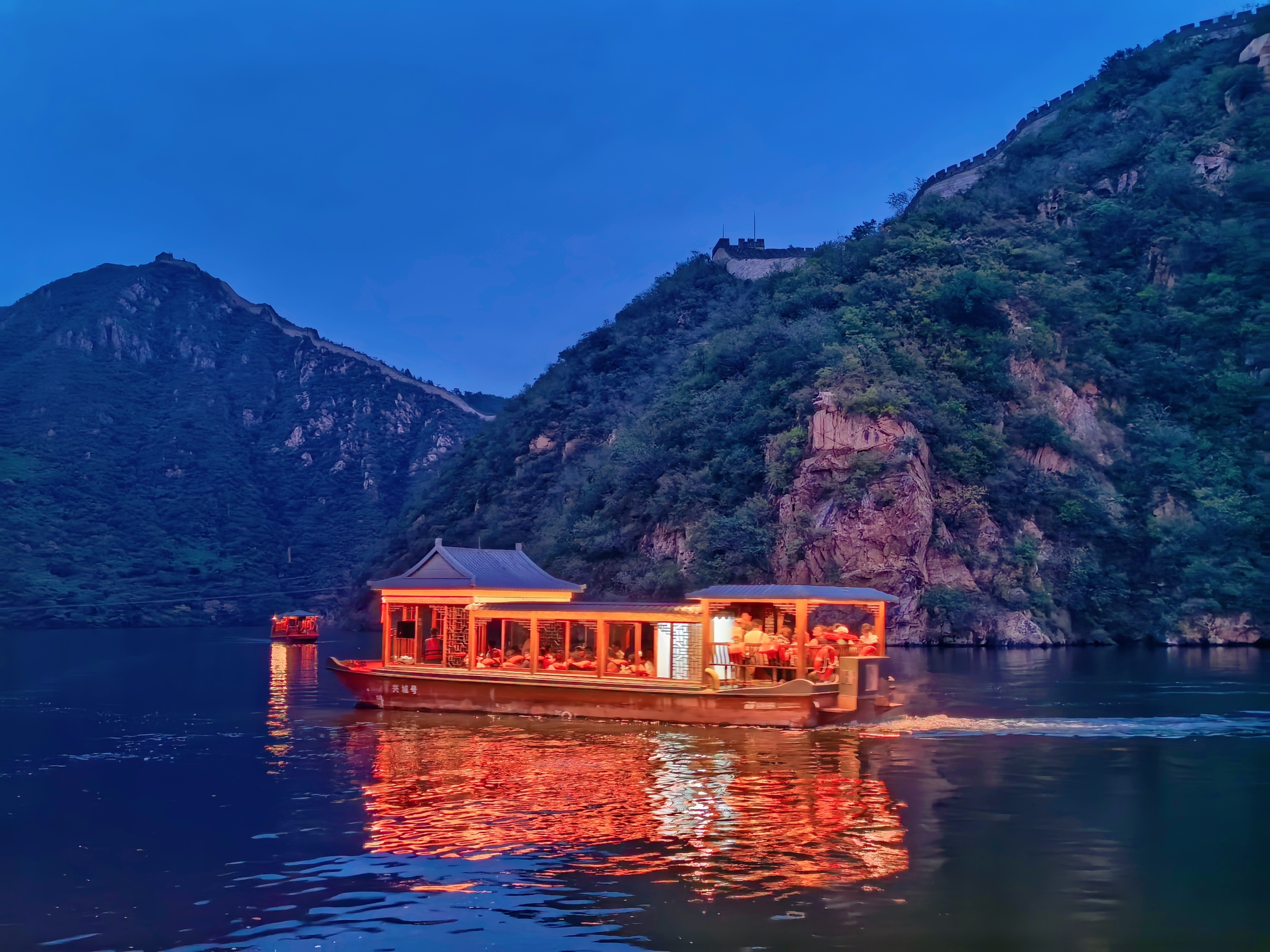 Tembok Besar Huanghuacheng Lakeside: Permata Berusia 600 Tahun di Tepi Air