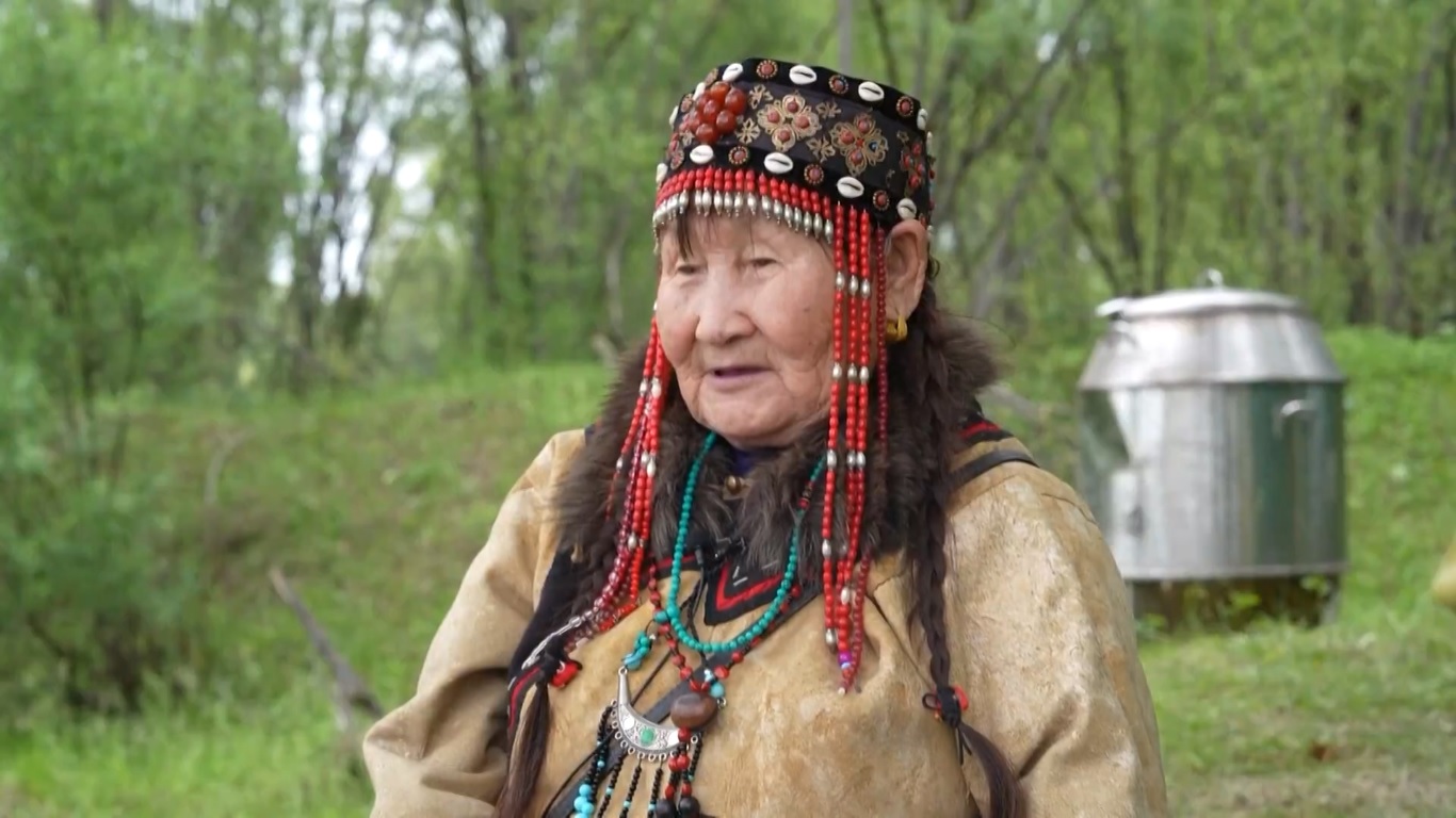 Tetua Oroqen Jaga Tradisi Minoritas Mongolia Dalam Tetap Hidup melalui Lagu-Lagu Daerah