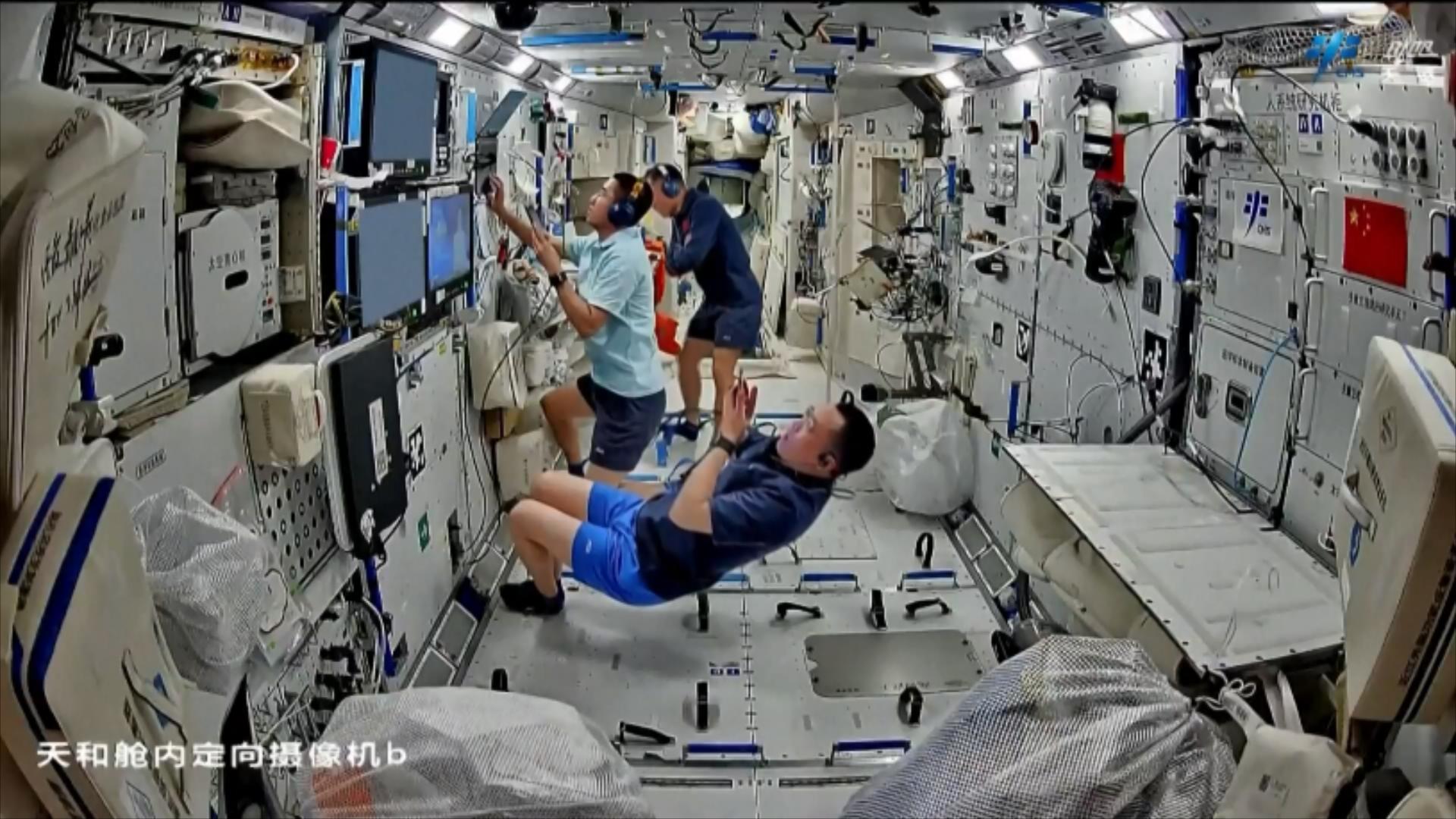 Awak Shenzhou-21 Memulai Misi Perpanjangan Satu Bulan di Luar Angkasa