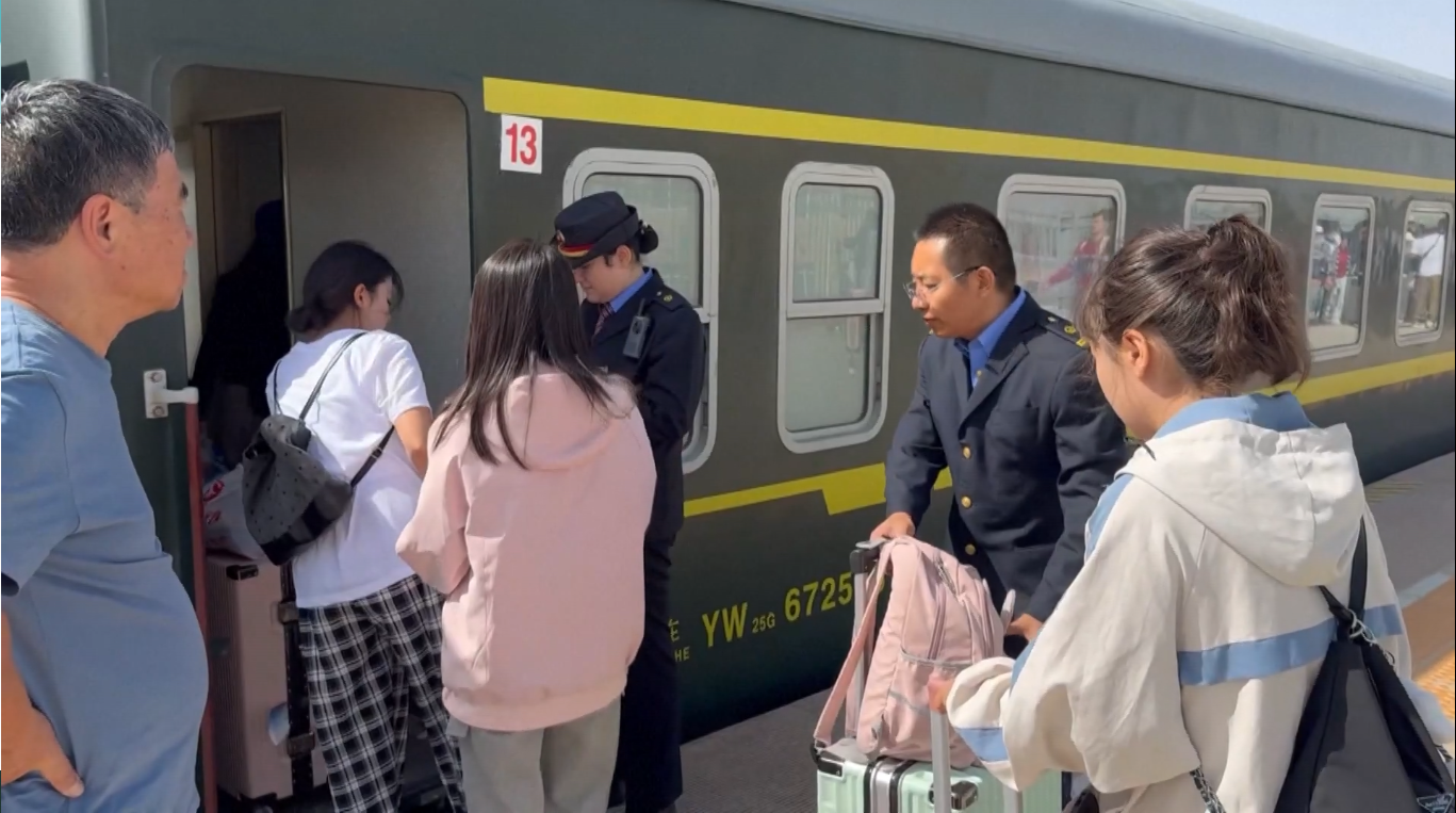 Perjalanan Liburan Hari Nasional Diperkirakan Mencapai 1,2 Miliar Dalam Empat Hari Pertama