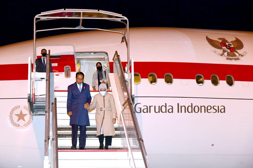 Tiba di Belgia Presiden Jokowi dan Ibu Iriana Disambut suhu Minus 10C