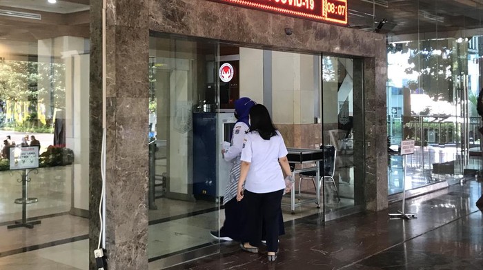 tidak adanya acara halalbihalal para pegawai di lingkungan Pemprov DKI ini menindaklanjuti imbauan yang dikeluarkan pemerintah pusat melalui Menpan-RB Ad Interim Mahfud Md