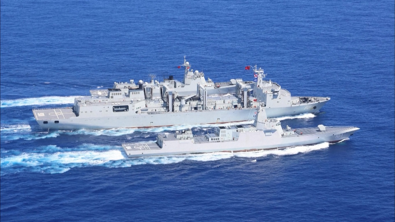 Latihan kedua formasi kapal induk tersebut bertujuan untuk menguji perlindungan laut jauh dan kemampuan tempur gabungan