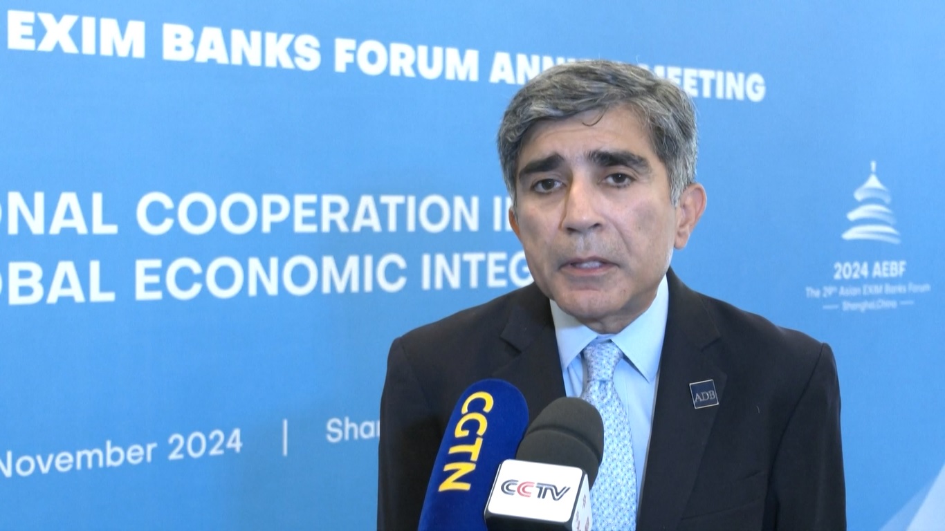 Peran utama Tiongkok dalam mendorong perdagangan global dan pertumbuhan regional juga disorot selama forum tersebut