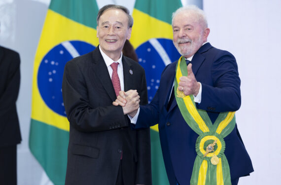 Atas undangan pemerintah Brasil Wakil Presiden Tiongkok Wang Qishan selaku Utusan Khusus Presiden Xi Jinping menghadiri upacara pelantikan presiden Brasil yang baru Luiz Inácio Lula da Silva di ibu kota Brasil
