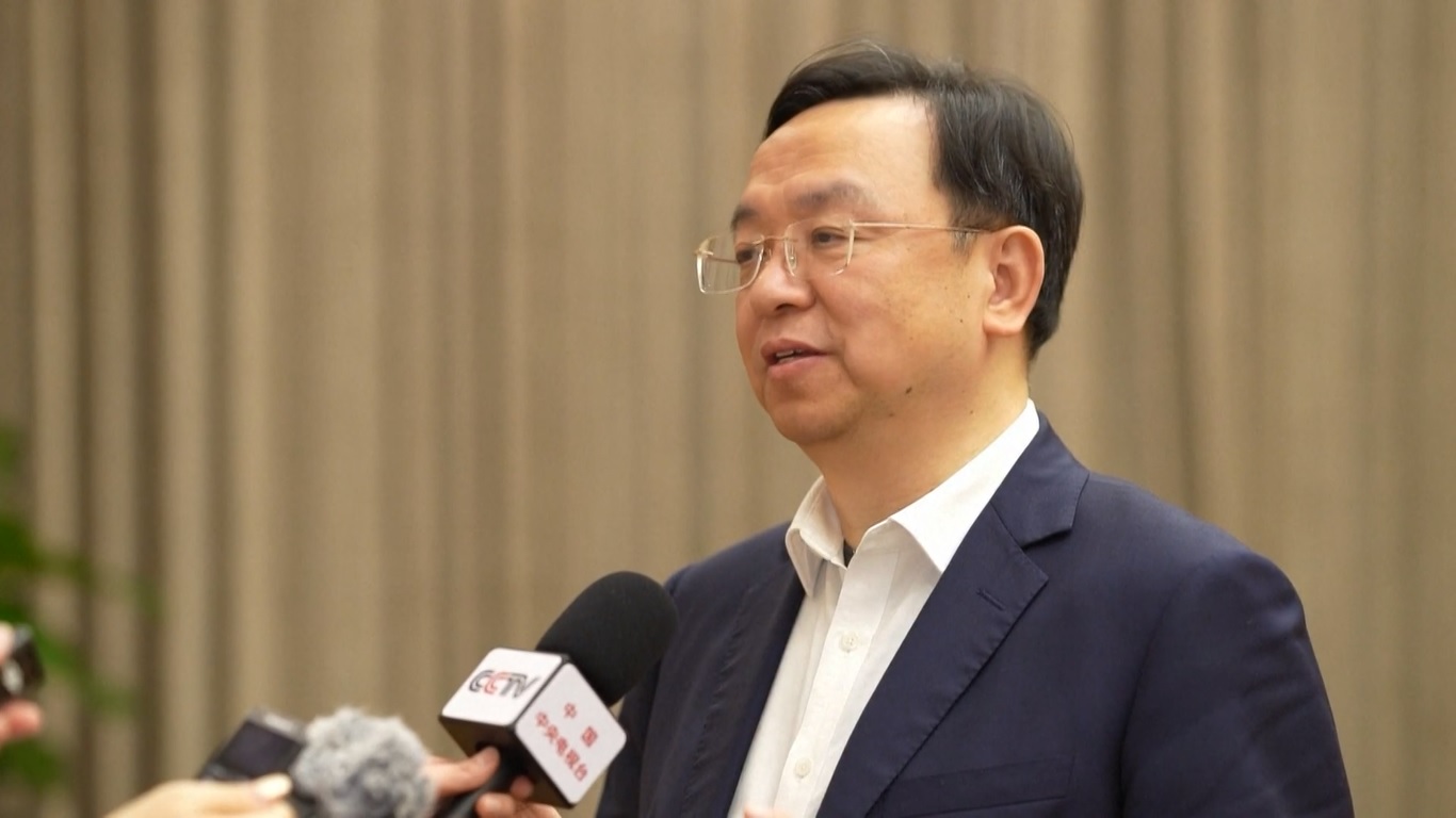 Ia mengatakan perbaikan berkelanjutan ekonomi pasar sosialis dan sistem hukum sosialis dengan karakteristik Tiongkok akan memberikan jaminan yang lebih kuat bagi pembangunan ekonomi swasta