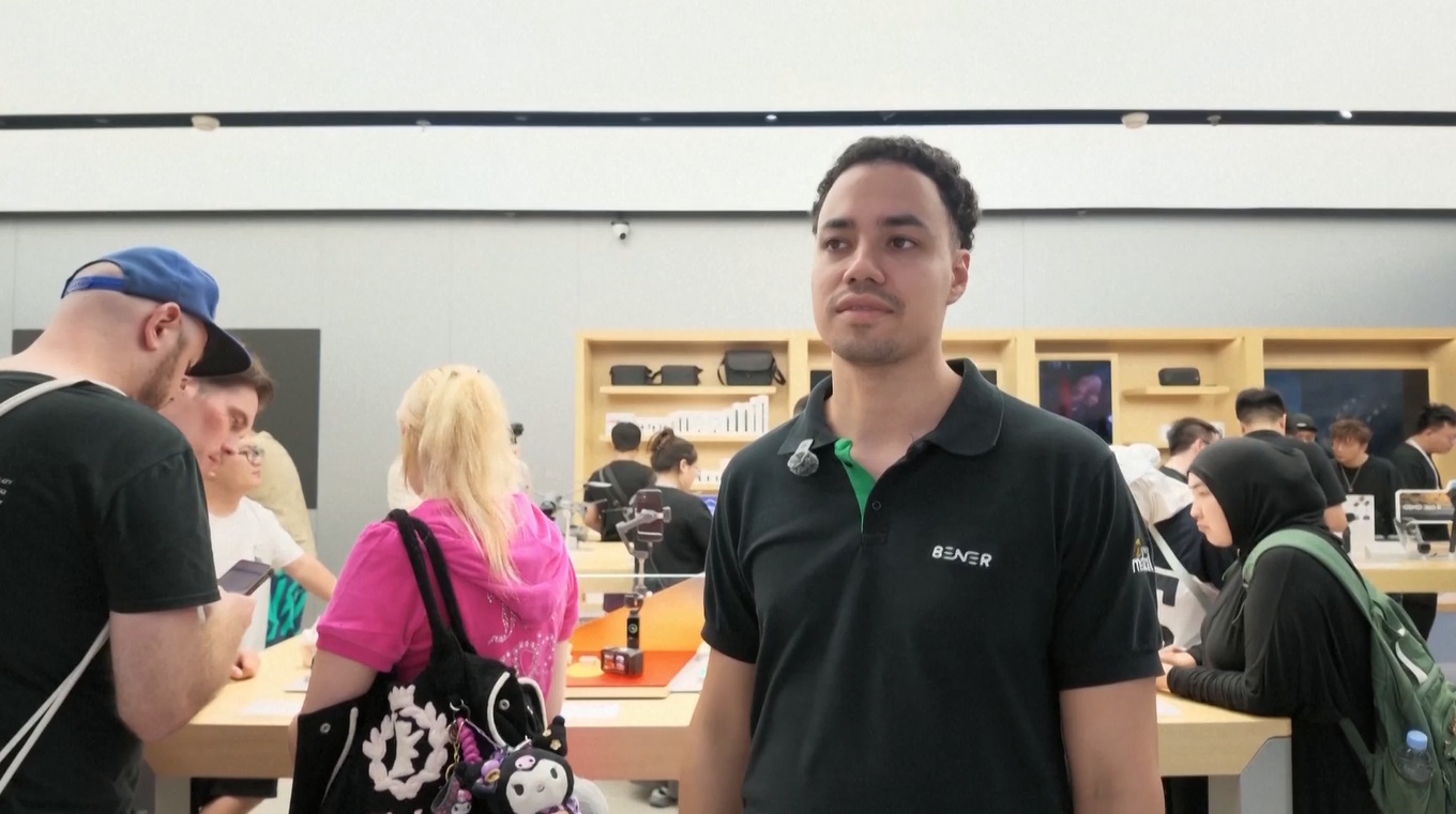 Peralatan Fotografi Canggih di Pasar Shenzhen Memikat Pengunjung Internasional