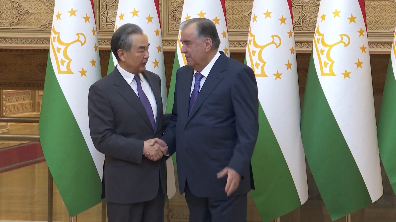 Kedua belah pihak selalu menghormati satu sama lain