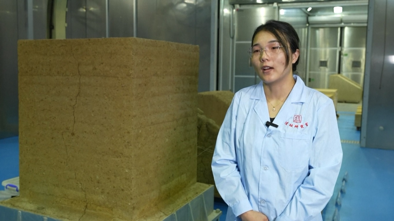 Alat tersebut dapat mensimulasikan suhu mulai dari minus 30 hingga 60 derajat Celsius dan kelembapan relatif mulai dari 10 hingga 90 persen