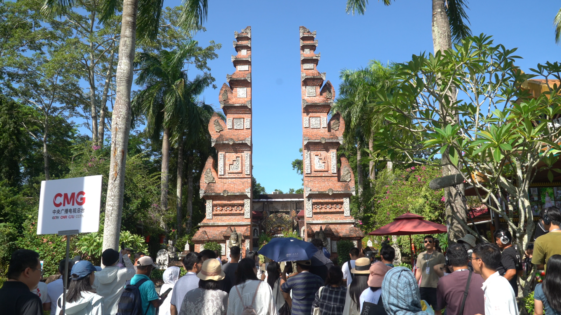 Kampung Bali Di Hainan, Serasa Di Negeri Sendiri