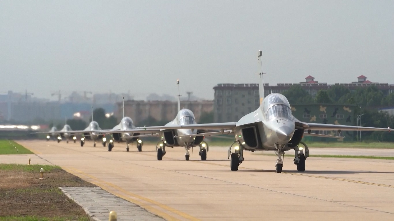 Pesawat Latih Canggih Benerasi Baru Tiongkok &#039;JL-10&#039; Miliki Kemampuan Latihan dan Pertempuran Jarak Dekat