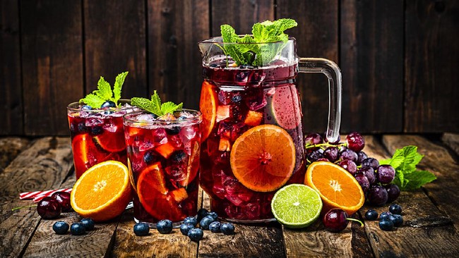 Bad mood? Anda bisa mengonsumsi 6 rekomendasi buah terbaik berikut untuk menaikkan mood Anda