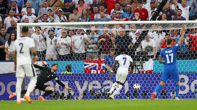 Babak penyisihan grup Euro 2024 telah rampung Timnas Inggris yang lolos ke babak 16 besar sebagai juara Grup C mendapat banyak kritikan