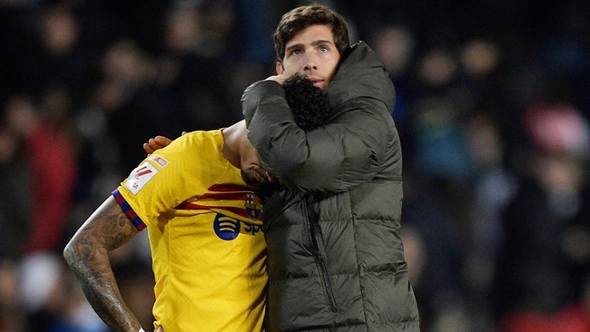 Hasil imbang lawan Valencia membuat Barcelona makin berat mengejar rival terdekatnya Real Madrid di klasemen La Liga Spanyol