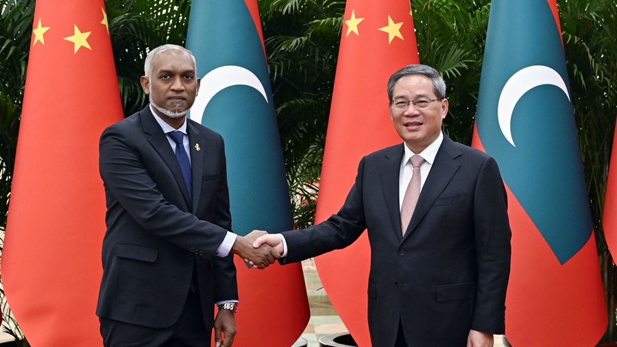 Li mengatakan bahwa sejak terjalinnya hubungan diplomatik antara Tiongkok dan Maladewa kedua negaraselalu menghormati dan memperlakukan satu sama lain