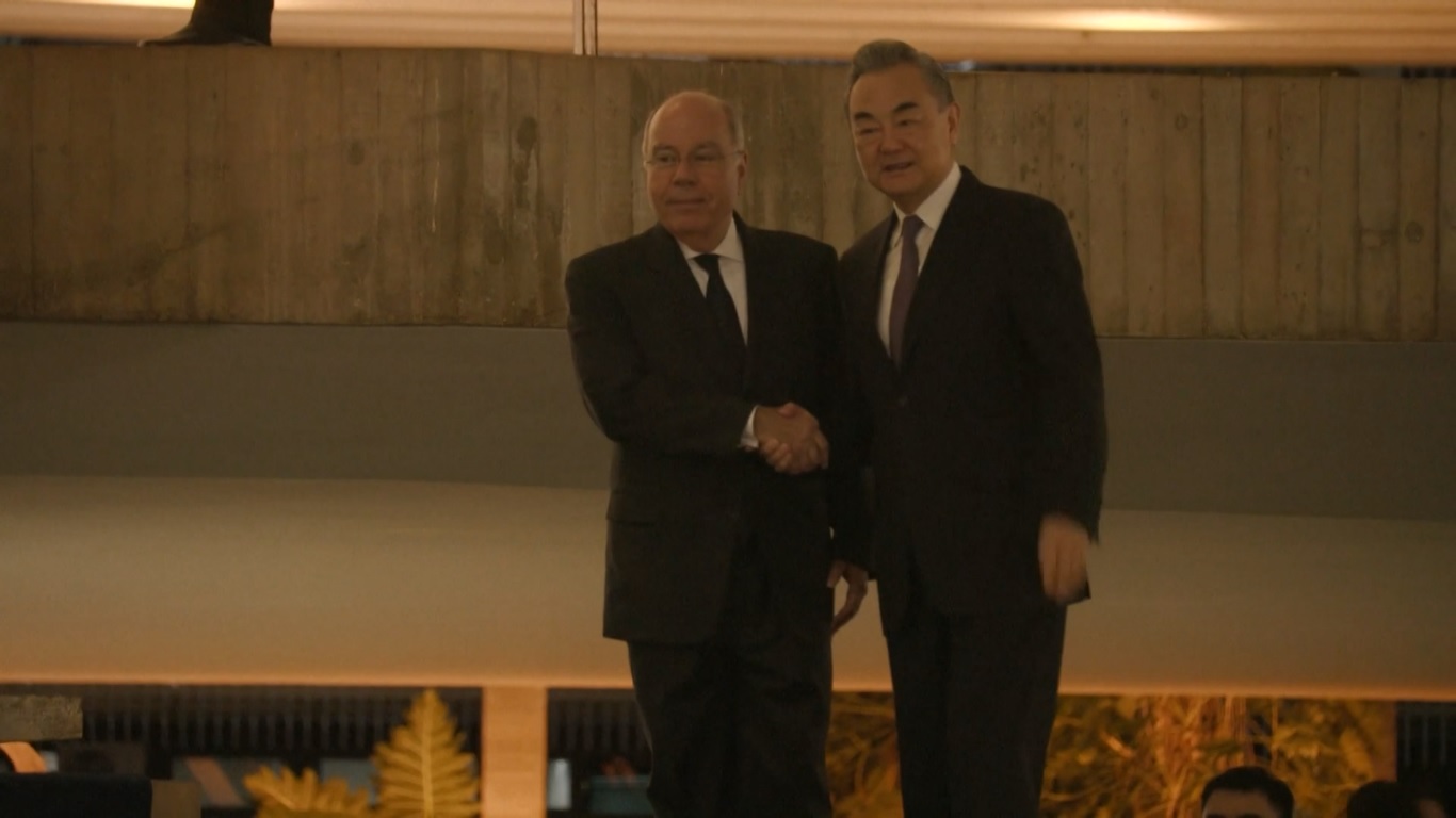 Wang Yi mengatakan bahwa kedua negara harus meningkatkan kerja sama dan bersama-sama mengatasi isu-isu global Komunikasi yang lebih strategis diperlukan di berbagai bidang