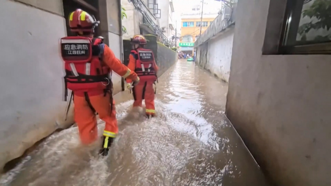 Hujan deras di Nanfeng County