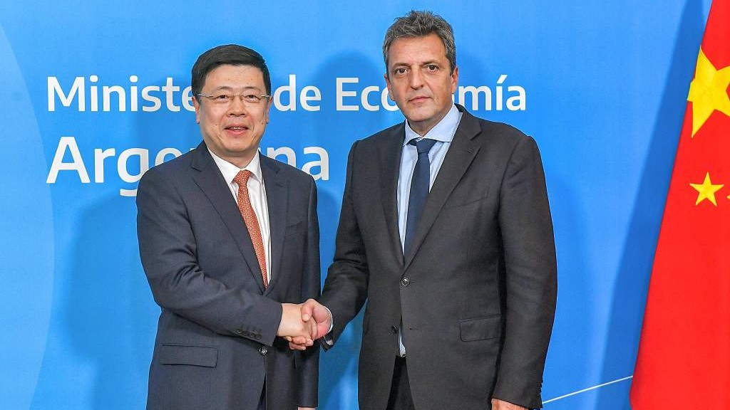 Tiongkok dan Argentina menandatangani perjanjian untuk memperluas ketentuan pertukaran mata uang pada bulan Januari