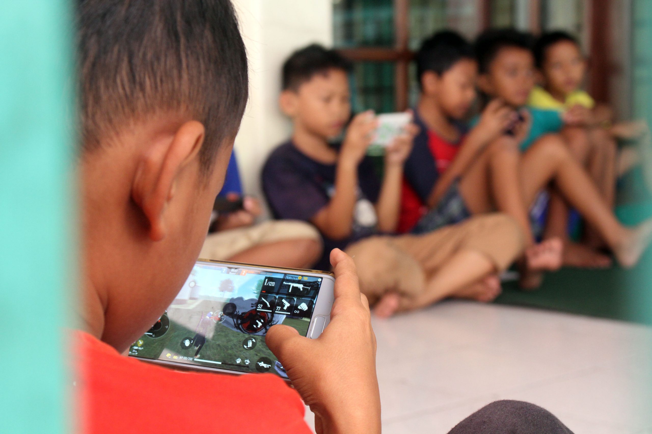 Kapan Anak Boleh Pakai Gadget? Kenali Risiko dan Manfaatnya
