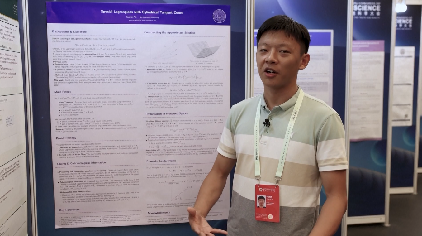 Para Peneliti Muda Pamerkan Penelitian Mereka di Bidang Sains Dasar dalam Pameran Poster di Beijing