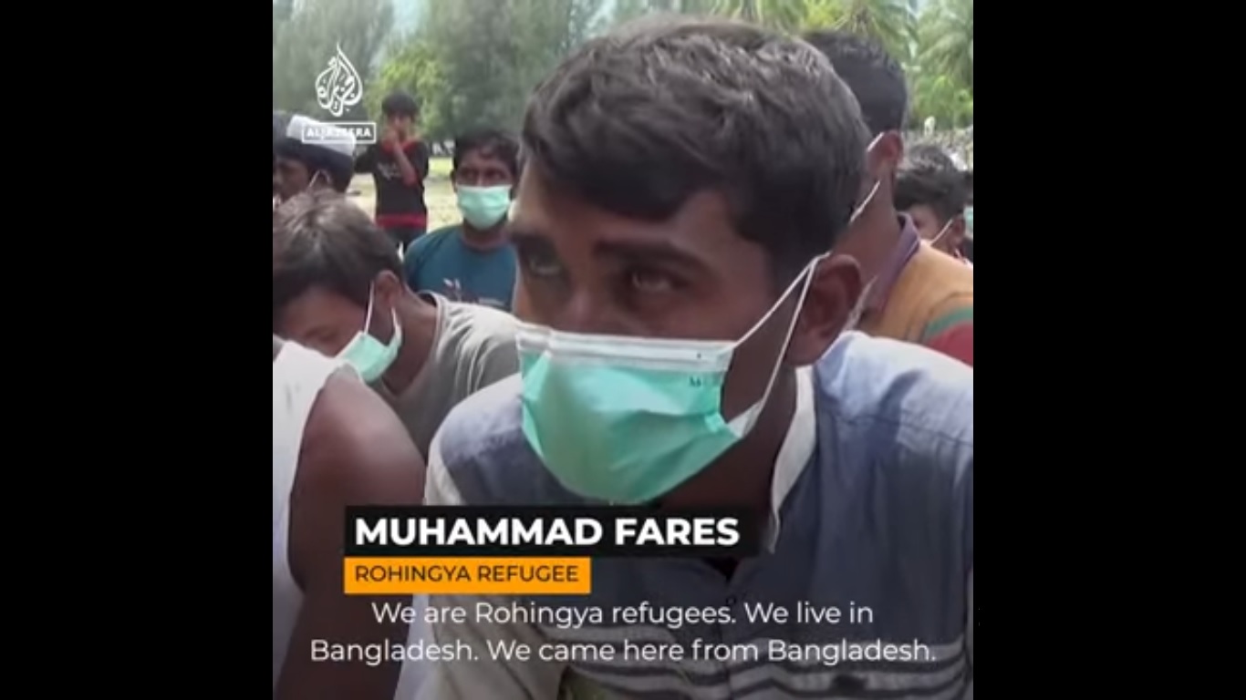 Kapal itu mendarat di desa Ujong Pie