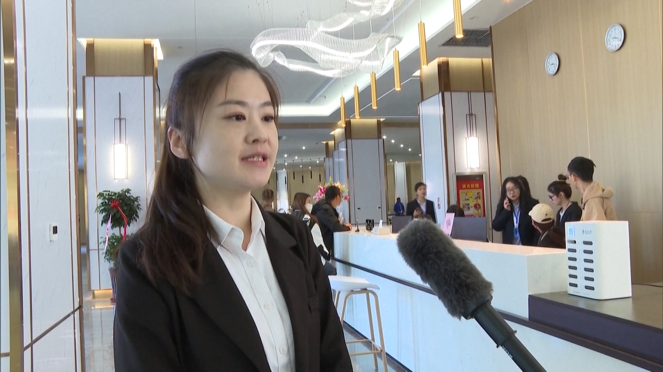 Karena faktor alam seperti cuaca bersalju dan lapisan es di jalan