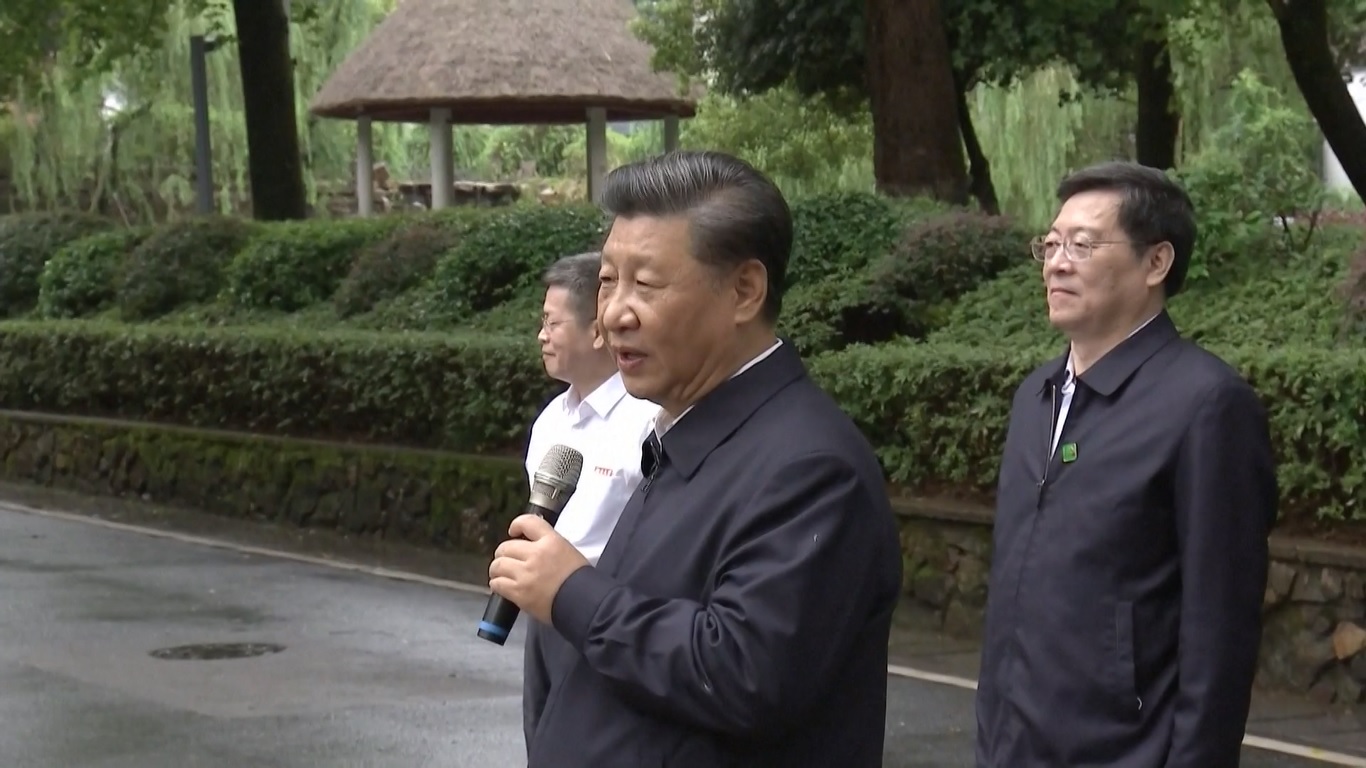 Dia memasukkan nilai-nilai inti sosialis ke dalam kebijakan dasar yang mendasari upaya untuk menegakkan dan mengembangkan sosialisme dengan karakteristik Tiongkok di era baru