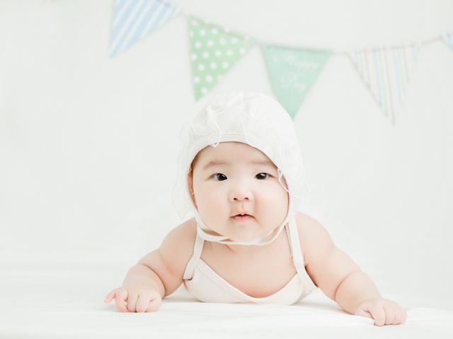 Biasanya setiap negara memiliki tradisi unik dalam menyambut kelahiran seorang bayi